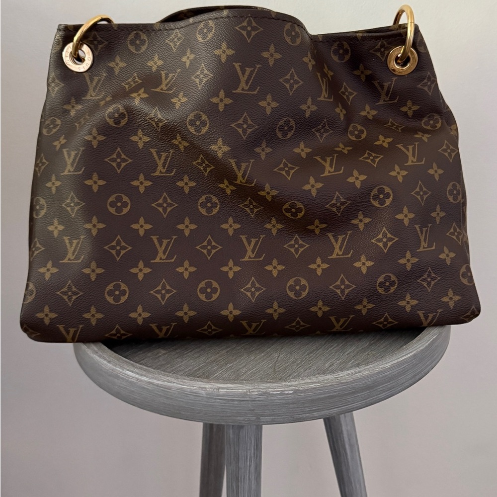 Louis Vuitton Artsy MM Monogram Hobo Bag ✨ - Picture 2 of 16